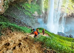 Đường tránh Gia Lai - Kon Tum dài chưa tới 1 km nhưng thu hút du khách vì được ví như "con đường dựng đứng" ở Tây Nguyên