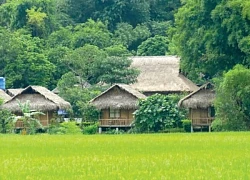 Một "Vịnh Hạ Long trên cạn" nằm giữa lòng hồ thuỷ điện với vẻ đẹp trữ tình và cách Hà Nội hơn 100km