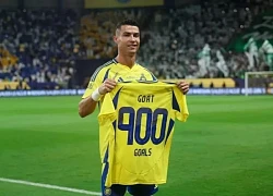 Ronaldo nhận món quà đặc biệt sau khi phá vỡ cột mốc 900 bàn