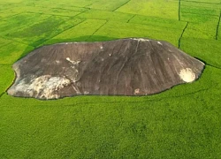 Ngắm hai khối đá hình voi khổng lồ ở Đắk Lắk từ trên cao