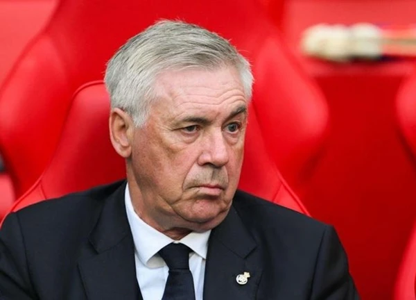 Phản ứng trái ngược của Ancelotti và Neuer về Champions League