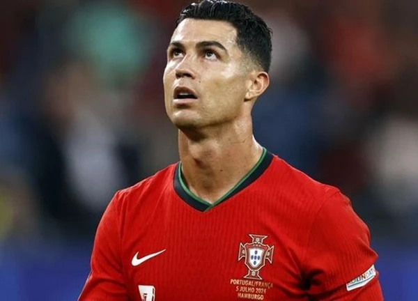 Ronaldo được khuyên tái hợp Man United