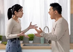 Vợ đòi tôi nộp hết lương, nếu không sẽ đâm đơn ly dị