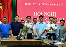 Vụ tàu hàng chìm trên biển Quảng Nam: 8 thuyền viên gặp nạn vào bờ an toàn