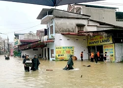 Bão số 4 áp sát miền Trung, sắp đổ bộ Quảng Bình - Quảng Trị