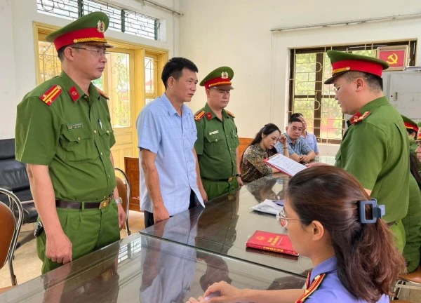 Bắt tạm giam Phó Giám đốc Ban Quản lý rừng ở Hà Giang