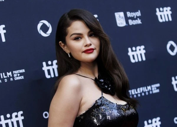 Bị chỉ trích vì đóng vai nạn nhân, Selena Gomez phản bác