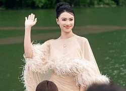 Á hậu Kim Duyên cùng lúc ngồi &#8216;ghế nóng&#8217; 2 cuộc thi nhan sắc