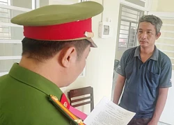 Tưới xăng đòi cùng chết với chủ nợ