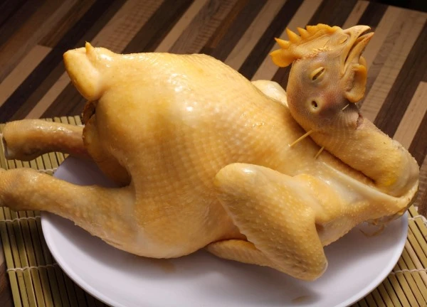 Cách luộc gà ngon không bị nứt da, thịt mềm đơn giản