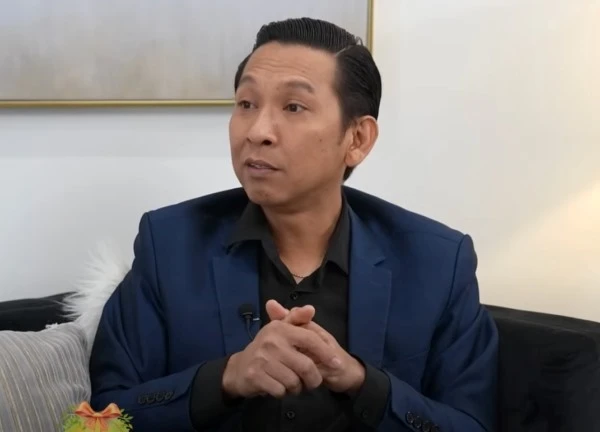 Đạo diễn 'Phượng khấu': Từng đi phụ bếp, rửa chén trong những ngày đầu sang Mỹ