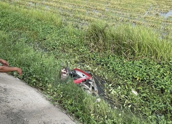 Điều tra vụ lao xe xuống ruộng tử vong nghi do say rượu