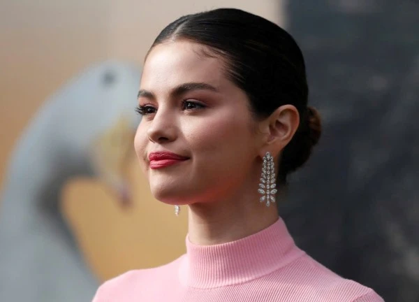 Nóng: Selena Gomez bị đề nghị trục xuất khỏi Mỹ