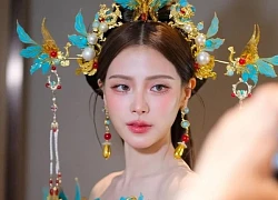 Baifern Pimchanok hóa nữ hoàng Tết nguyên đán, khoe trọn visual "bén đứt tay" cùng body cực đỉnh!