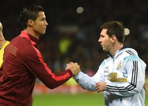 Ronaldo lần đầu nói thật về Messi