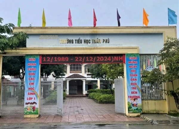 Cô giáo tiểu học bị kỷ luật vì dạy thêm tại nhà