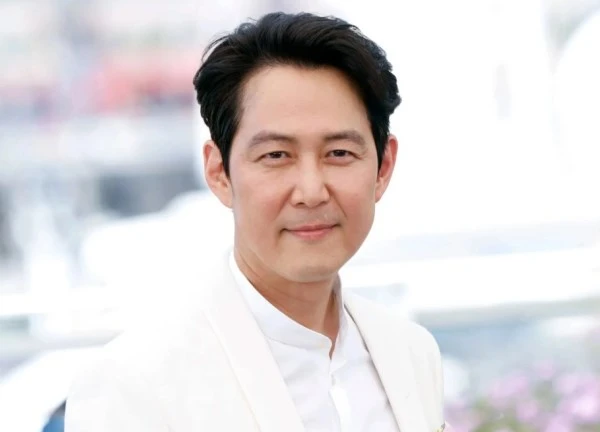 Lee Jung Jae lần đầu lên tiếng về scandal của bạn thân Jung Woo Sung