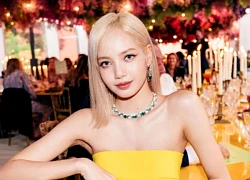 Bức ảnh làm lộ bí mật làm đẹp đắt đỏ của "phú bà" Lisa (BLACKPINK)