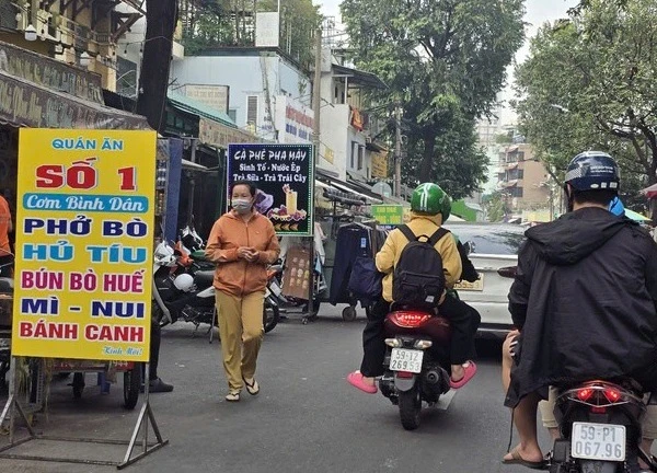 Cộng đồng mạng "lên đồng" với "đội săn phạt nguội", Công an TP HCM nói gì?