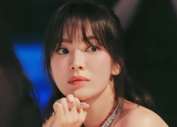 Song Hye Kyo xin lỗi