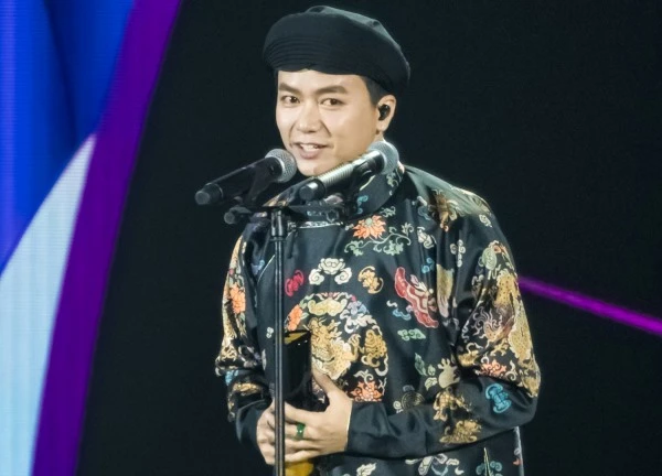 Bùi Công Nam giành chiến thắng hạng mục Nghệ sĩ có hoạt động nổi bật tại WeChoice Awards 2024!