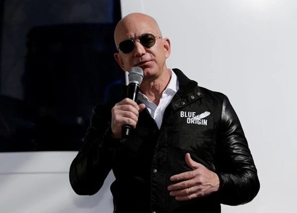 Tỉ phú Jeff Bezos nghĩ sao về tầm ảnh hưởng của ông Elon Musk?