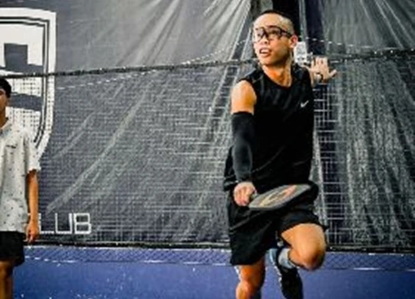 Gặp gỡ anh chàng Việt Nam đánh pickleball 10 tiếng/ngày, khiến cộng đồng mạng thích thú với phong cách chơi có 1-0-2