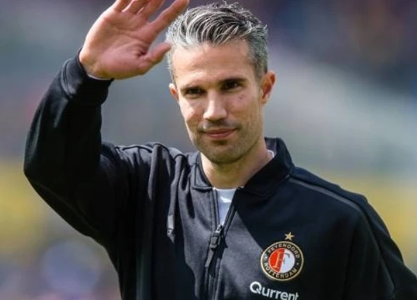 HLV Van Persie nguy cơ bị sa thải