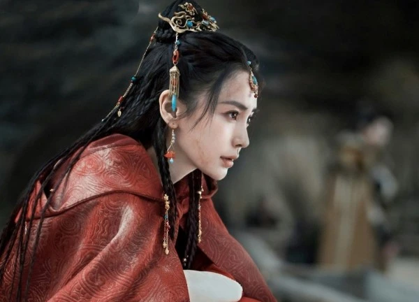 Angelababy bị chê khi tái xuất màn ảnh sau hơn 1 năm chịu 'phong sát ngầm'