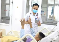 Cứu sống người đàn ông nguy kịch nghi ngộ độc rượu