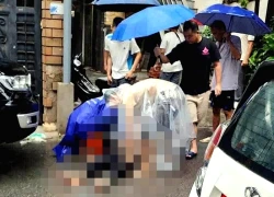 Người đàn ông ở Hà Nội ngã giữa đường nghi do điện giật: Nạn nhân đã tử vong