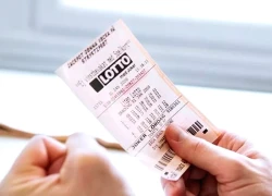 Quên vé số trúng 474 tỷ đồng trong túi áo, 'bị cả nước truy lùng' suốt 6 tháng