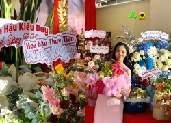Thùy Tiên cúng Tổ nghiệp sân khấu, "bà trùm hoa hậu" có thái độ quá bất ngờ!