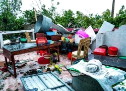 Toàn cảnh sự tàn phá khủng khiếp của cơn bão 'dị thường' Bualoi