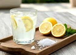 Uống nước chanh muối hột có giúp thải độc, chữa bệnh?