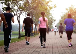 Đi bộ liên tục tối thiểu trong 10 phút giảm đáng kể nguy cơ bệnh tim mạch