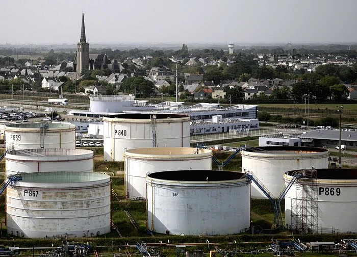 Hai quốc gia sẽ quyết định tác động từ việc Mỹ áp đặt lệnh trừng phạt lên dầu mỏ Nga