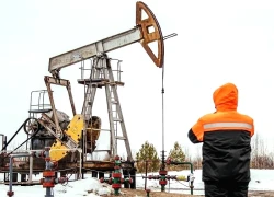 Lý do Trung Quốc và Ấn Độ có thể phải mạnh tay cắt giảm nhập khẩu dầu Nga