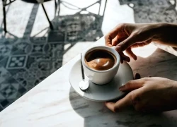 Nhóm người cần thận trọng khi uống cà phê