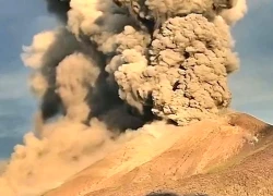 Philippines: Núi lửa Kanlaon tiếp tục phun tro bụi