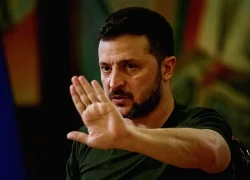 Tổng thống Ukraine lệnh quân đội tập kích sâu hơn vào lãnh thổ Nga