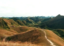 Trên đồi Ba Quáng mùa cỏ cháy