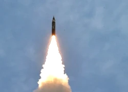 Triều Tiên phóng thử tên lửa hành trình chiến lược từ biển vào đất liền