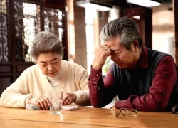 Tưởng về quê hưởng nhàn với lương hưu hơn 50 triệu, vợ chồng U70 phải giả nghèo để được bình yên