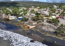 Bão Melissa tàn phá vùng Caribe, tăng tốc hướng về Bermuda