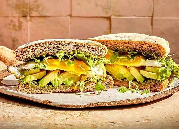 Cách kết hợp chạy bộ và ăn sáng giàu protein để giảm mỡ hiệu quả