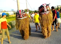 Con lân đáng sợ nhất Trung thu 2025: Bỏ chạy hoảng loạn khi nhìn thấy, tìm hiểu ra mới biết cực ý nghĩa