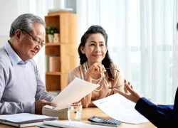 Cứ nghĩ bố mẹ chồng nghèo, ngày họ gọi về chia tài sản mà tôi sốc ngửa