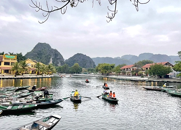 Cuối tuần rong chơi trên đất cố đô Hoa Lư