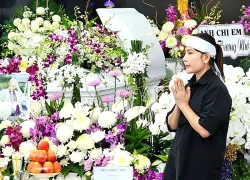 Đám tang NSND Thế Hiển: Vợ túc trực bên linh cữu, gửi lời nhắn xé lòng
